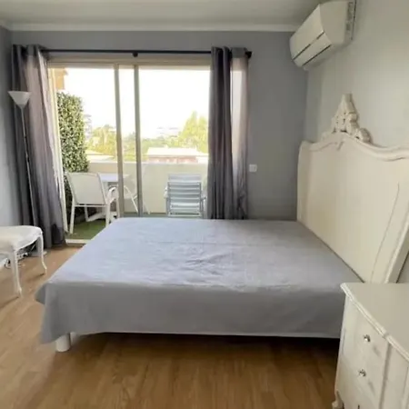 La Salis Cute With Seaview